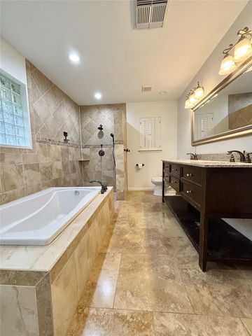 729 Camelot, Hunters Creek Village, TX 77024