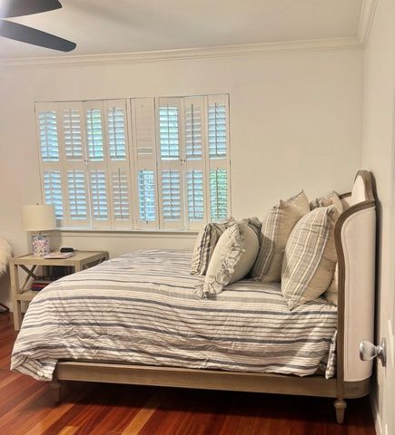 729 Camelot, Hunters Creek Village, TX 77024