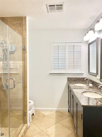 729 Camelot, Hunters Creek Village, TX 77024