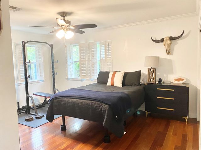 729 Camelot, Hunters Creek Village, TX 77024