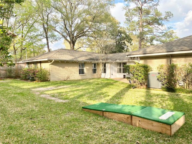 729 Camelot, Hunters Creek Village, TX 77024