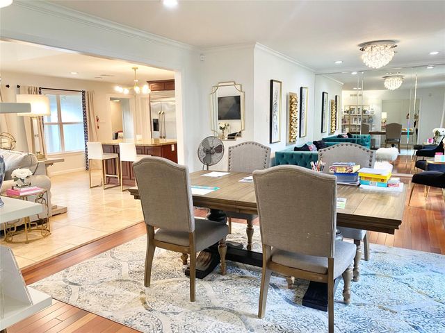 729 Camelot, Hunters Creek Village, TX 77024