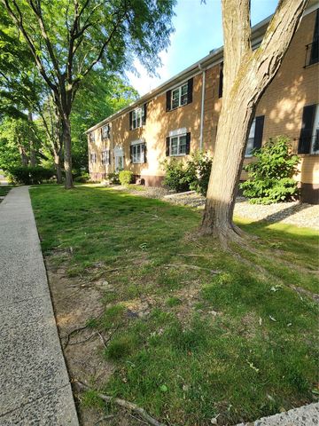 10 Somerset Drive 26K, Suffern, NY 10901