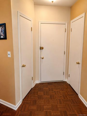 10 Somerset Drive 26K, Suffern, NY 10901
