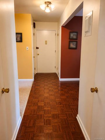 10 Somerset Drive 26K, Suffern, NY 10901