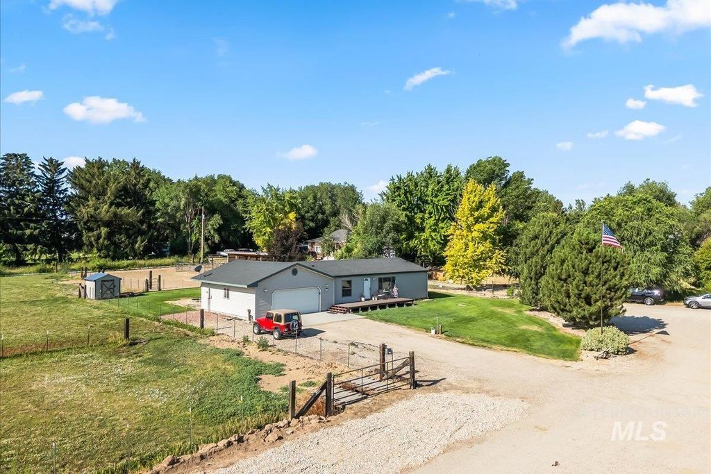 3015 Gavin Dr, Nampa, ID 83686