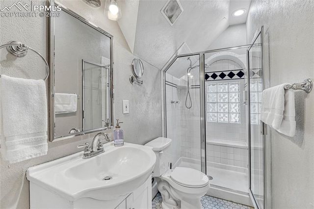 6 Boulder Crescent Street, Colorado Springs, CO 80903