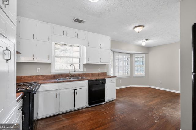 156 Blake Lane, Ellenwood, GA 30294