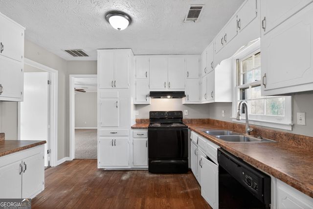 156 Blake Lane, Ellenwood, GA 30294