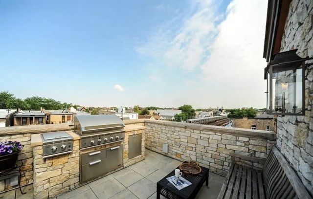 1934 N Bissell Street, Chicago, IL 60614