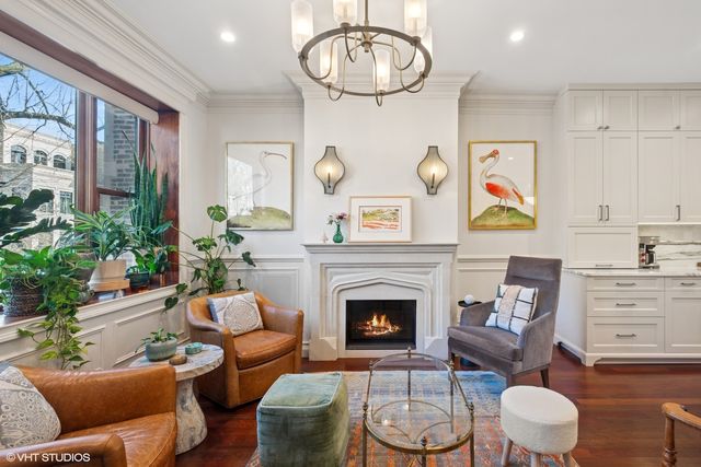 1934 N Bissell Street, Chicago, IL 60614