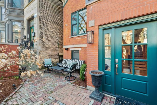 1934 N Bissell Street, Chicago, IL 60614