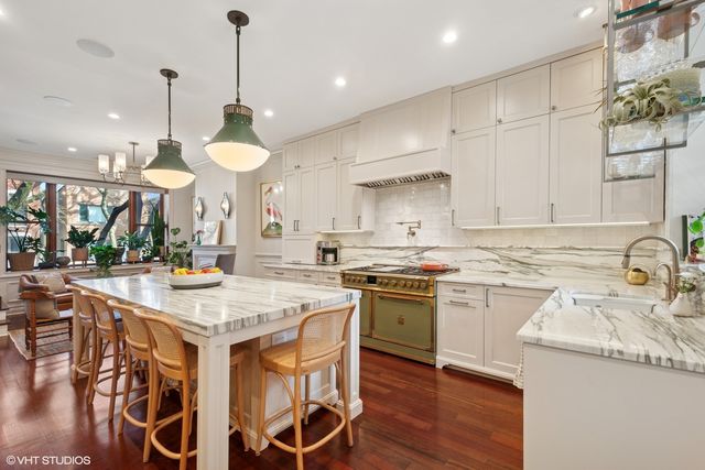 1934 N Bissell Street, Chicago, IL 60614