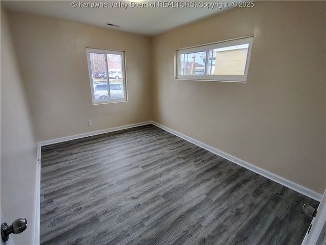 2237 Cleveland Avenue, St Albans, WV 25177