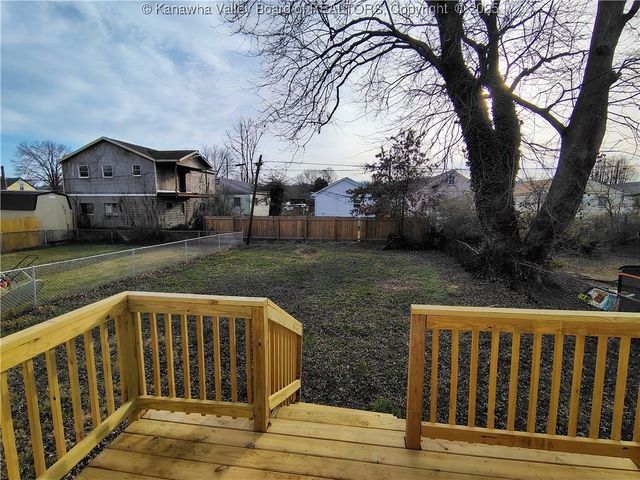 2237 Cleveland Avenue, St Albans, WV 25177