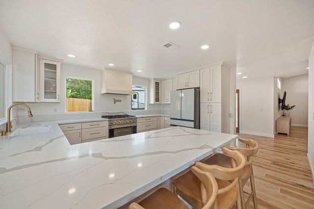 1115 Vickrey Ct, Rio Linda, CA 95673