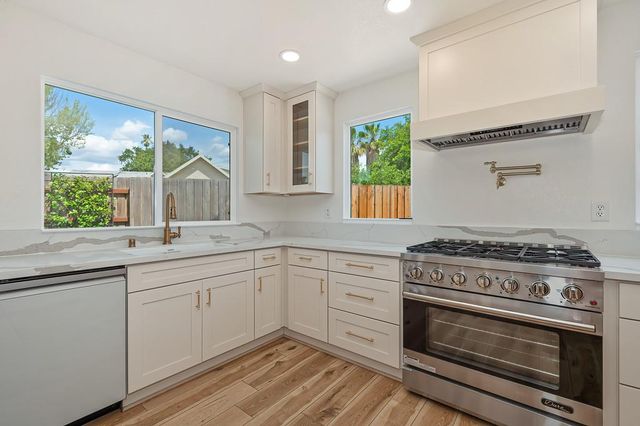 1115 Vickrey Ct, Rio Linda, CA 95673