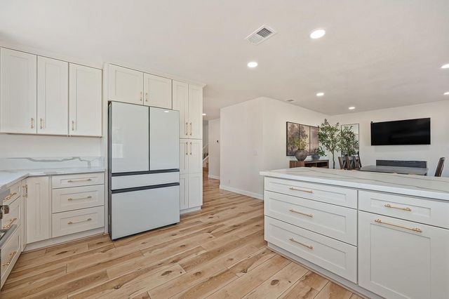 1115 Vickrey Ct, Rio Linda, CA 95673
