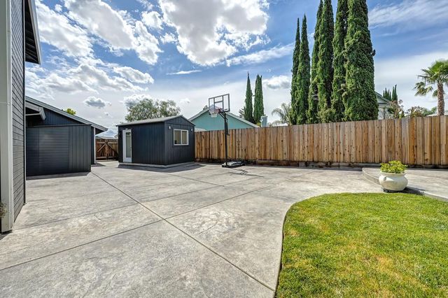 1115 Vickrey Ct, Rio Linda, CA 95673