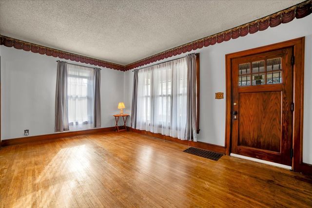 257 W Illinois Avenue, Aurora, IL 60506