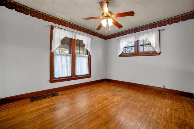 257 W Illinois Avenue, Aurora, IL 60506