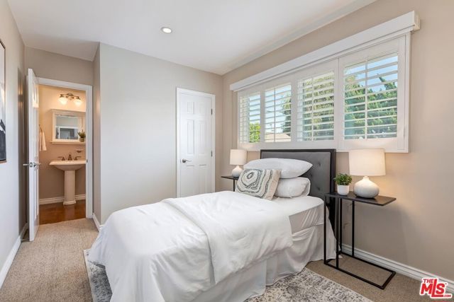 2302 Duxbury Circle, Los Angeles, CA 90034