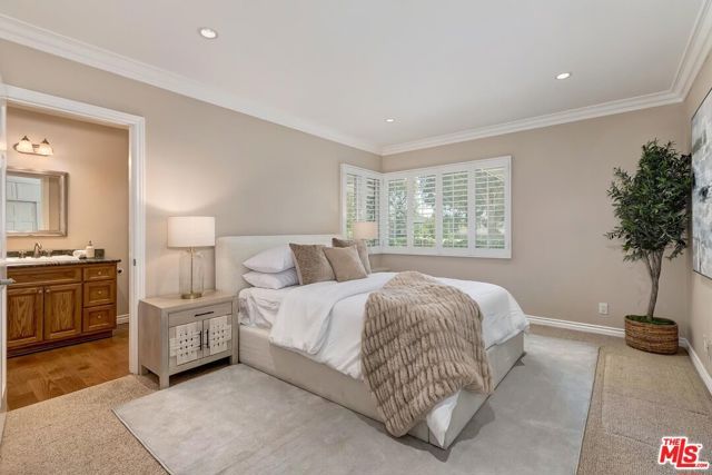 2302 Duxbury Circle, Los Angeles, CA 90034