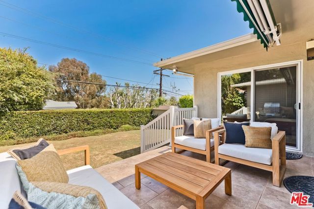 2302 Duxbury Circle, Los Angeles, CA 90034