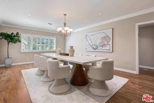 2302 Duxbury Circle, Los Angeles, CA 90034