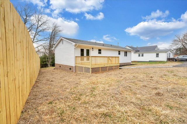 30 Grayson ST, Rocky Mount, VA 24151