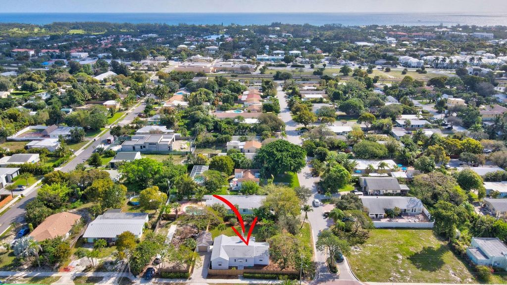 1303 NE 2nd Avenue, Delray Beach, FL 33444