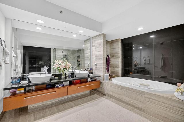 101 S Fort Lauderdale Beach Boulevard 1706, Fort Lauderdale, FL 33316
