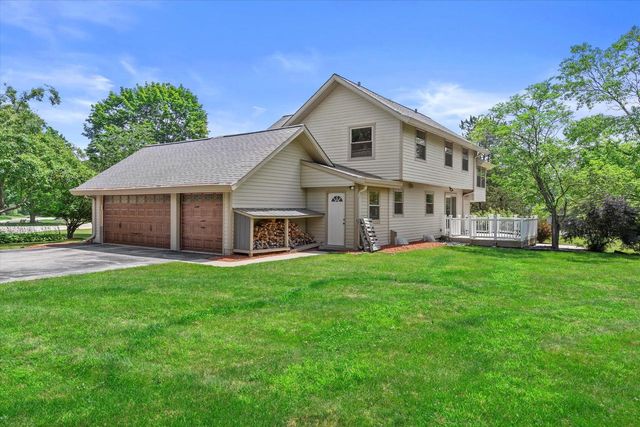 1555 W Spruce COURT, River Hills, WI 53217