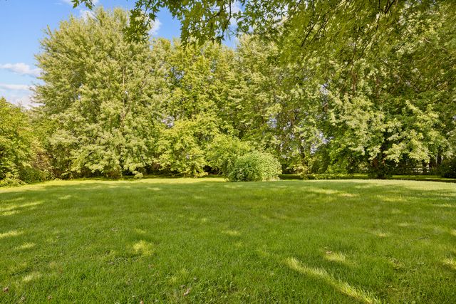 0N555 Pondview Court, Maple Park, IL 60151