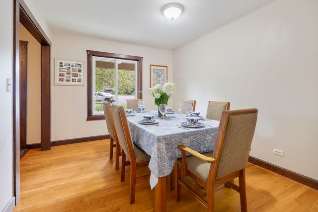 0N555 Pondview Court, Maple Park, IL 60151
