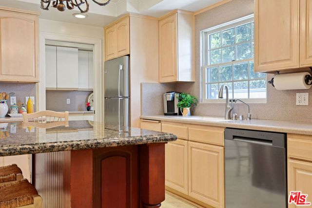 1117 Viscano Drive, Glendale, CA 91207