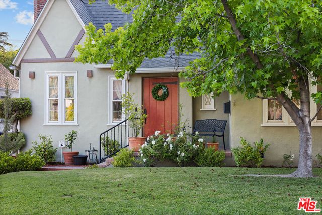 1117 Viscano Drive, Glendale, CA 91207