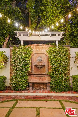 1117 Viscano Drive, Glendale, CA 91207