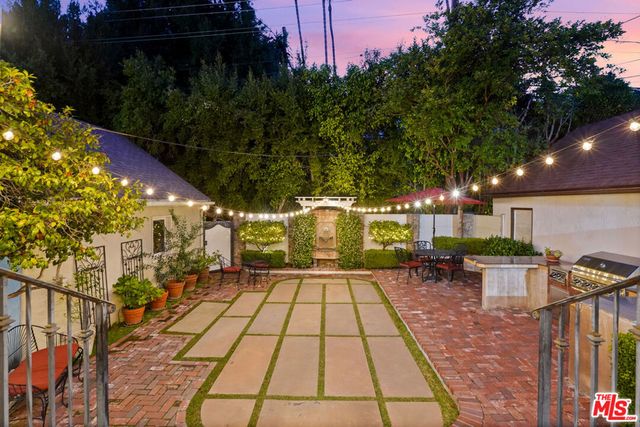 1117 Viscano Drive, Glendale, CA 91207