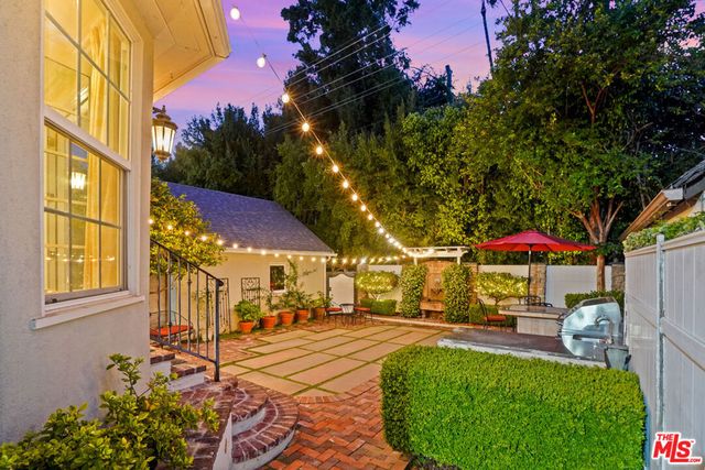 1117 Viscano Drive, Glendale, CA 91207