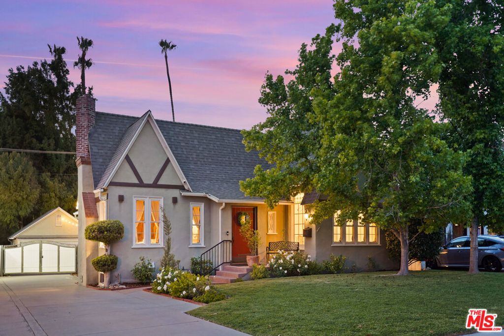 1117 Viscano Drive, Glendale, CA 91207