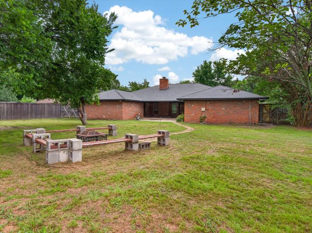 3209 Broken Arrow Road, Denton, TX 76209