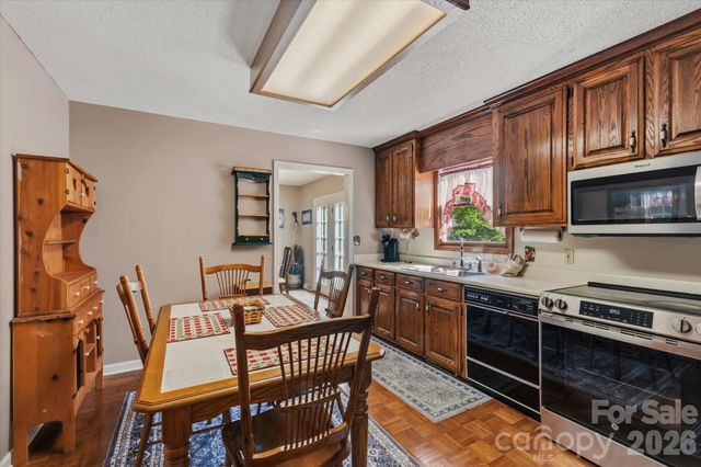 295 Cobblestone Drive, Marion, NC 28752