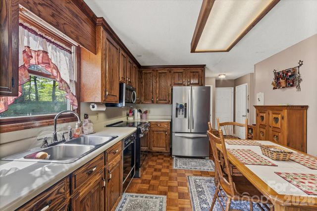 295 Cobblestone Drive, Marion, NC 28752