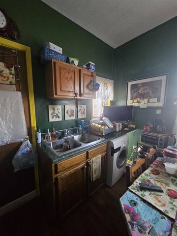 468 Colfax Avenue, Benton Harbor, MI 49022