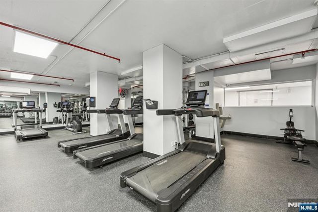 555 North Avenue 11F, Fort Lee, NJ 07024