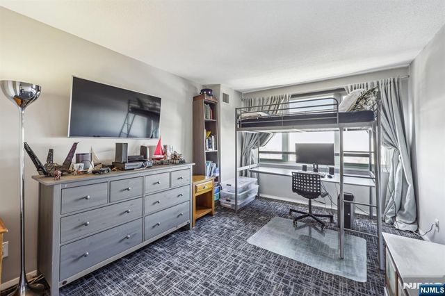 555 North Avenue 11F, Fort Lee, NJ 07024