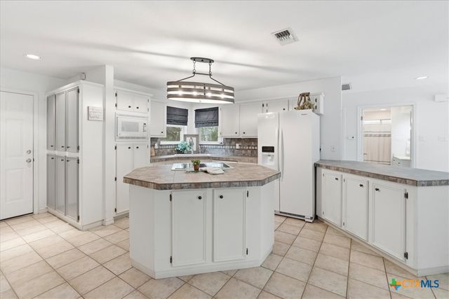 15 Spalding Circle, Wimberley, TX 78676