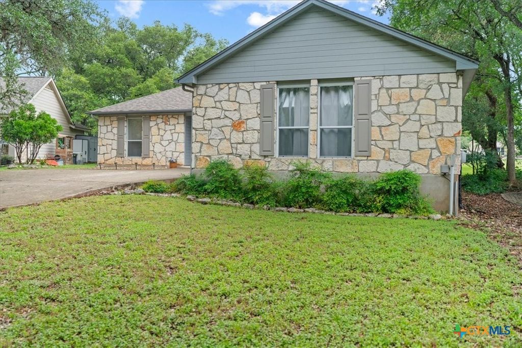 15 Spalding Circle, Wimberley, TX 78676