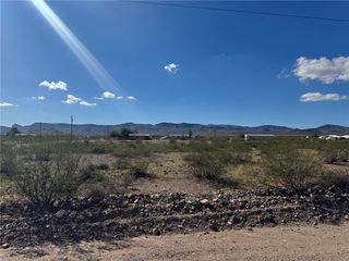 4795 N Ehrenberg Rd, Golden Valley, AZ 86413